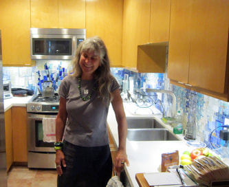 Santa Monica kitchen mosaic with mosaic artist Cynthia FIsher of Big Bang Mosaics